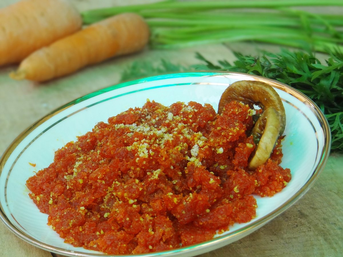 Gajar halwa, a carrot dessert, served with fresh carrots